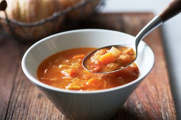 Pan&スープの野菜を食べるミネストローネ